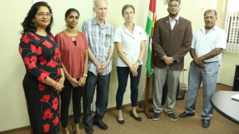 Nieuwe Nationale Geneesmiddelen Klapper commissie geïnstalleerd in Suriname