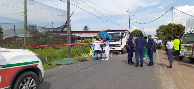 Bromfietser op slag dood na aanrijding met truck in Wanica