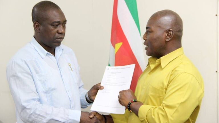 Conceptwet grondenrechten binnenland van Suriname naar minister