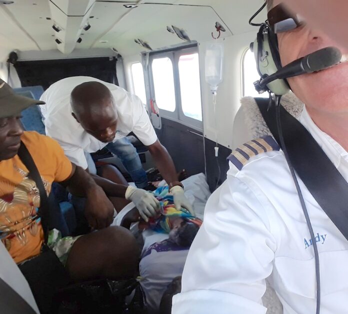 Vrouw in vliegtuig bevallen in Suriname