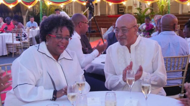 Premier van Barbados op werkbezoek in Suriname
