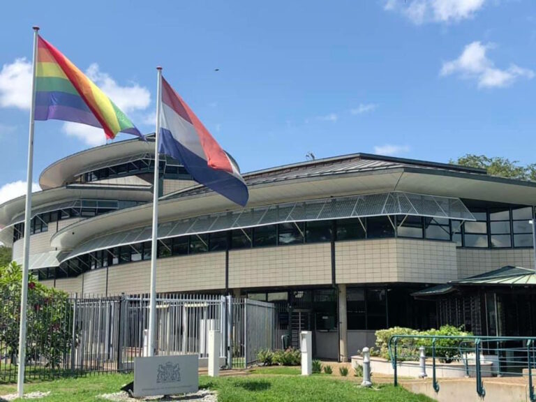 Gebouw Nederlandse ambassade in Suriname te koop aangeboden?