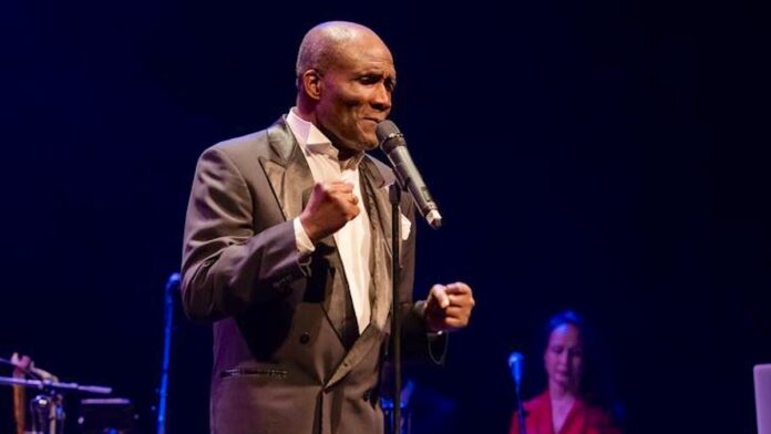 Oscar Harris grote verrassing op Evergreen Concert in Suriname