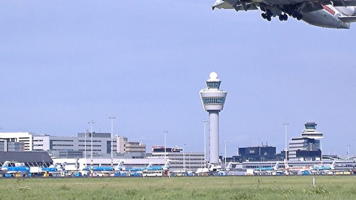 Schiphol: Per ongeluk kapingswaarschuwing geactiveerd in vliegtuig
