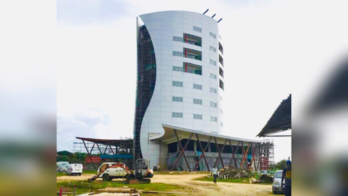 Vrijdag opening hoogste gebouw van Suriname: Assuria High-Rise