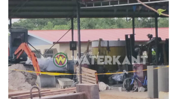 Man dood na val in betonmixer bij bedrijf in Suriname
