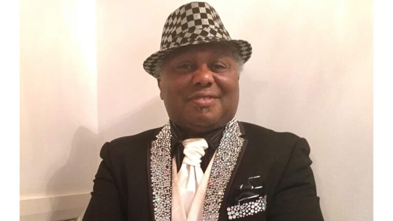 Bekende Surinaamse zanger Onkel Seedo plotseling overleden