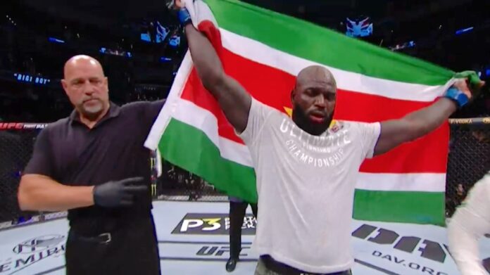 'Bigi Boy' Rozenstruik wint van Alistair Overeem in Washington