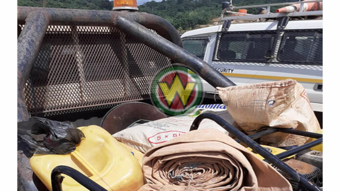 Spullen van illegale goudzoekers in consessiegebied Iamgold in beslag genomen