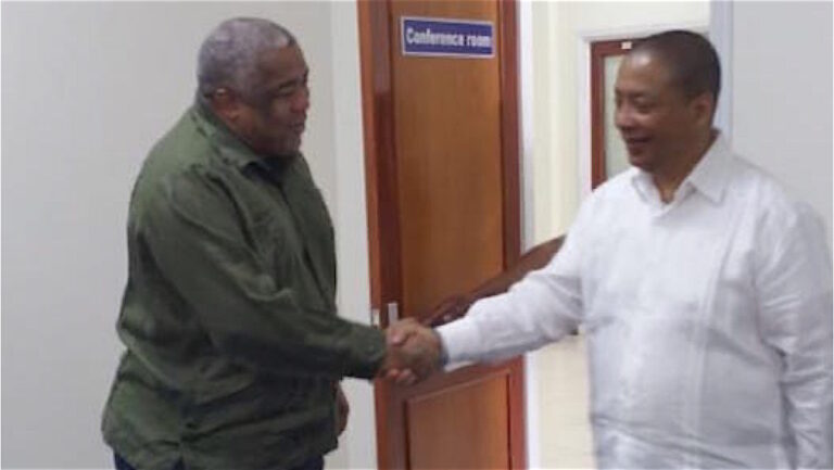 Minister Hoefdraad ontmoet nieuwe governor Centrale Bank van Suriname