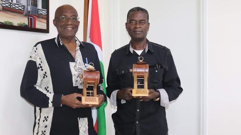 Memre Kaseko Award uitgereikt in Suriname