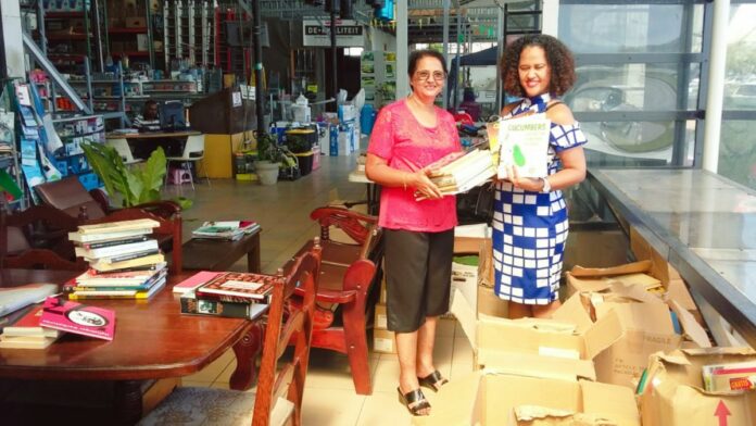 VG Himmat en OHM doneren 1000 boeken aan mediatheken