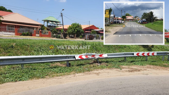 Vangrail bocht Ringweg-Zuid in Suriname weer vernietigd