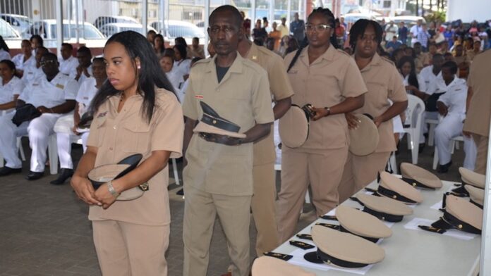 Bevorderingen bestuursambtenaren van Commissariaat Paramaribo