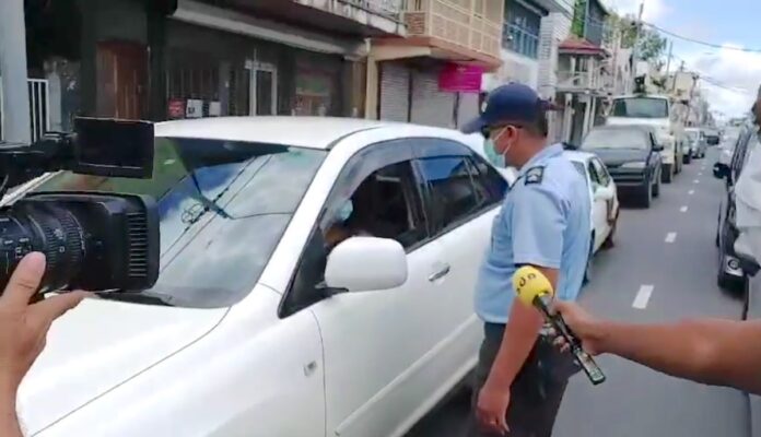 VIDEO: Politie controles vanwege verscherpte COVID-19 maatregelen