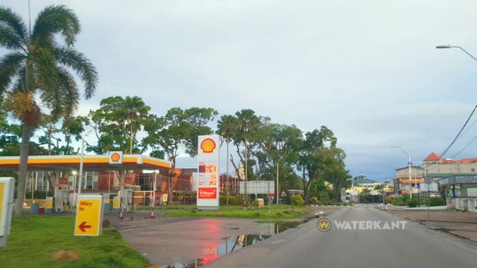 Shell Gas Station On The Run