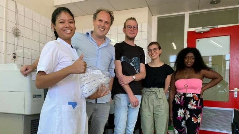 Nederlandse medische experts aangekomen in Suriname