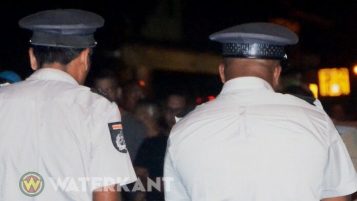 politieagenten in Suriname