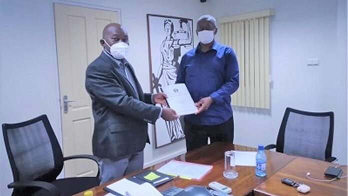 Politie Suriname biedt Handhavingsplan COVID-19 aan minister