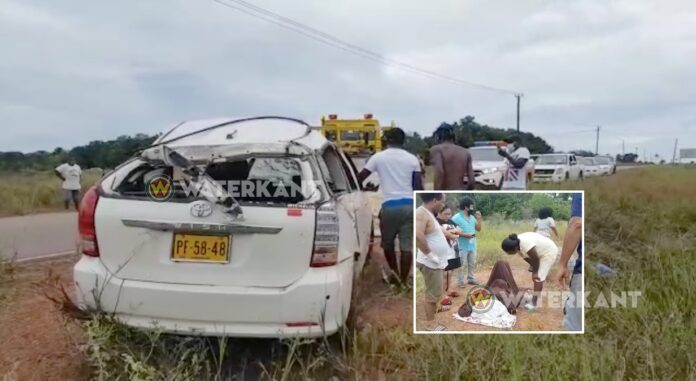 VIDEO: Gewonden nadat auto over de kop slaat