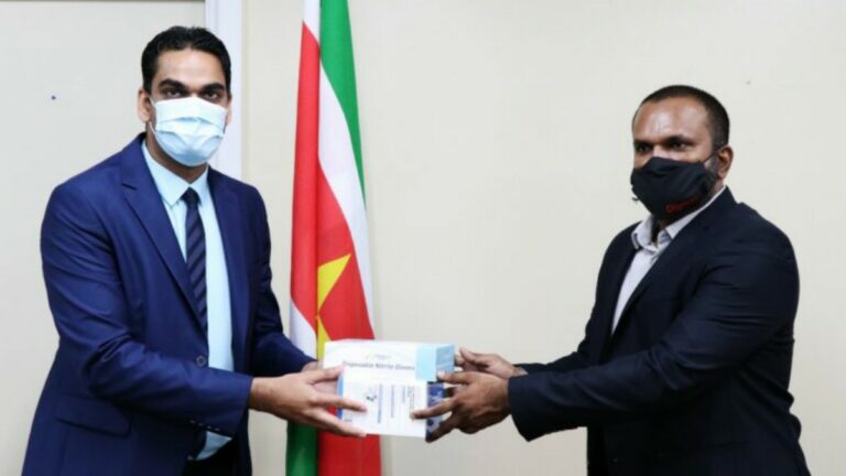 Digicel en PAHO voorzien Suriname wederom van PPE