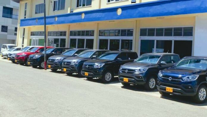 Rudisa Motors levert 28 nieuwe pick-ups aan overheid suriname