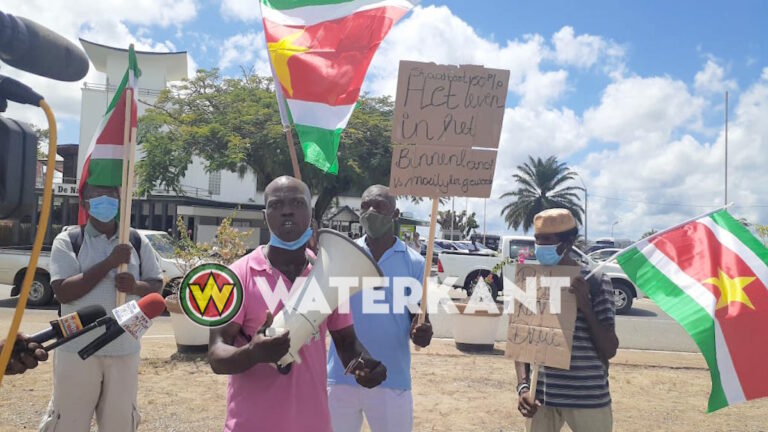 ‘Wakaman’ Siebrano Pique gaat vandaag protesteren tegen komst minister Blok