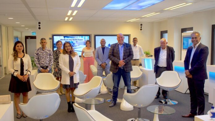 First lady in Eindhoven om project online academie uit te breiden