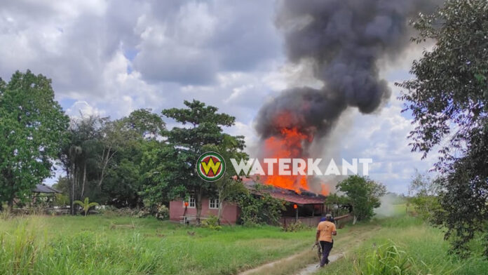VIDEO: Woning Welgedacht C-weg afgebrand