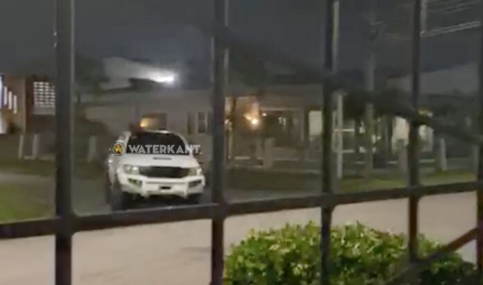 VIDEO: Politie achtervolging in Paramaribo-Noord tijdens avondklok