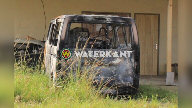 Afgebrand voertuig mogelijke link met ontvoeringszaak Maretraite Mall