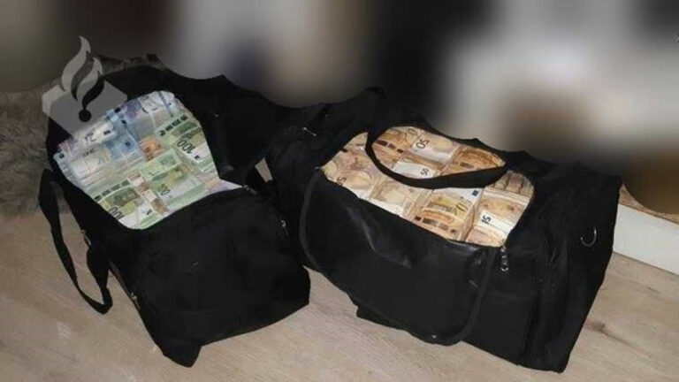 Zoon van Surinaams Amsterdamse crimineel met bijna 5 miljoen euro cash gepakt