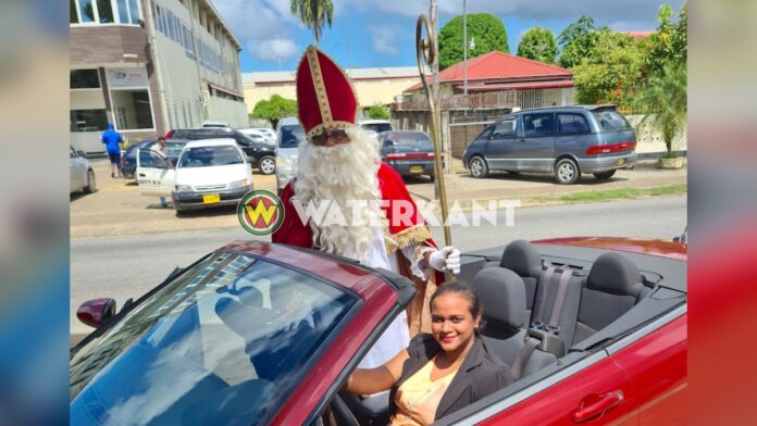 VIDEO: Sinterklaas vandaag gespot in Suriname