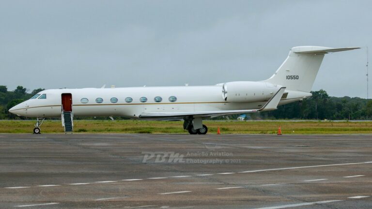 Amerikaanse admiraal Craig Stephen Faller aangekomen in Suriname US Air Force C37B (Gulfstream G550)