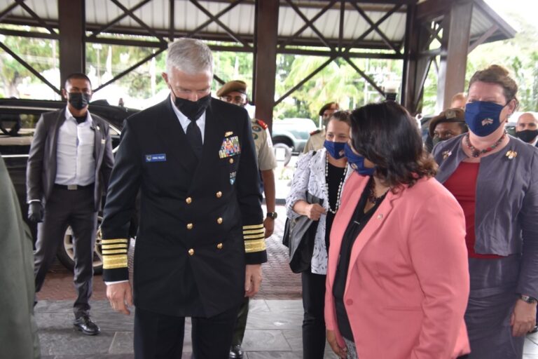 Admiraal Faller noemt Suriname belangrijke en gewaardeerde regionale veiligheidspartner