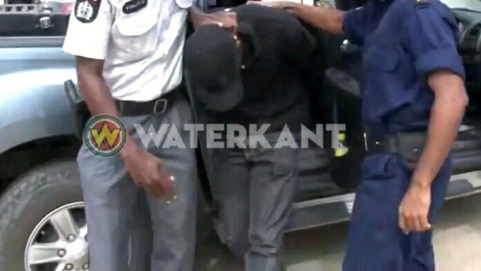 verdachte-aangehouden-politie-suriname