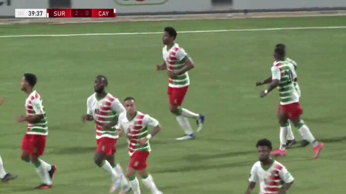 Suriname wint historische wedstrijd tegen Cayman Islands met 3-0