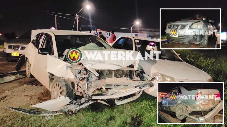 Vier auto's betrokken bij aanrijding Oost-Westverbinding in Suriname