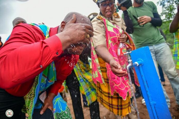 Schoon drinkwater voor dorpen Wan Hati en Pikin Santi