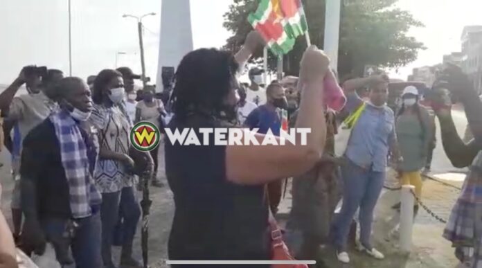 VIDEO: Geflopte protestactie Sibrano Pique