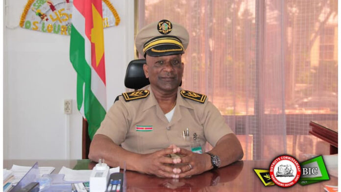Districtscommissaris: 'Massaal op straat gaan politie onverstandig'