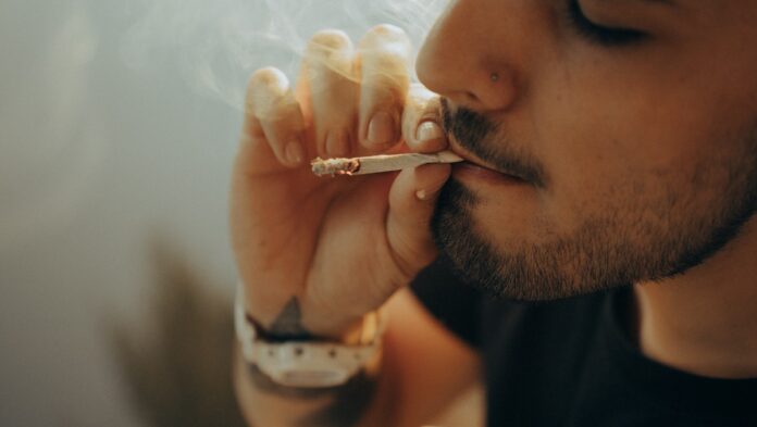 Drugsverdachte begon sedert uitbreken pandemie uit stress te roken