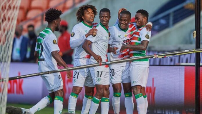 Suriname wint derde Gold Cup wedstrijd met 2-1 van Guadeloupe
