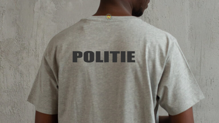 Shirt met opdruk 'POLITIE' aangetroffen bij verdachte zoon van oud-inspecteur