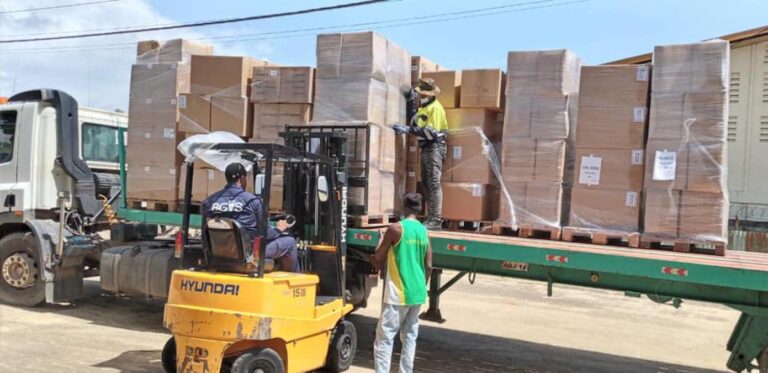 lading hulp goederen vorige week gearriveerd in Suriname