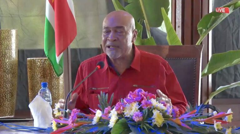 VIDEO: Persconferentie veroordeelde oud-legerleider Desi Bouterse