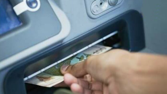 Geld pinnen in Suriname