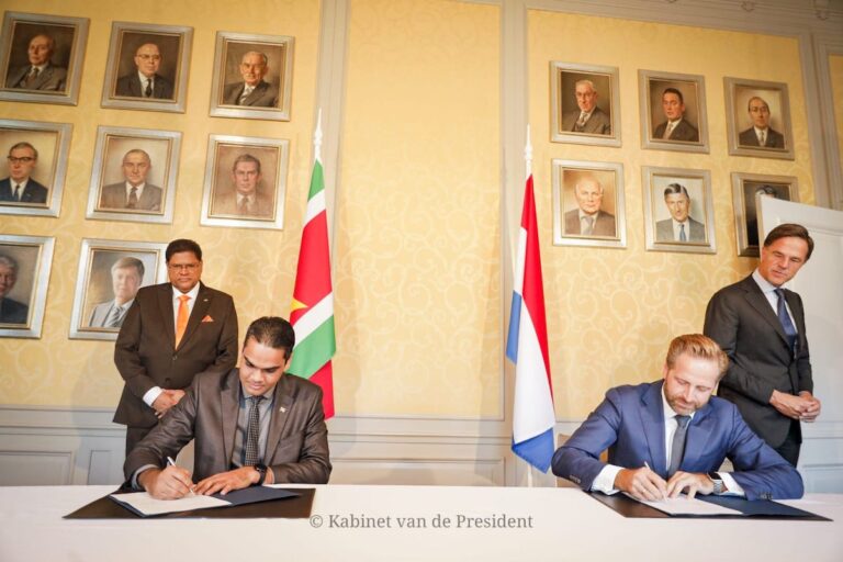 Suriname en Nederland intensiveren samenwerking; tekenen overeenkomsten