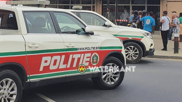 Criminelen rijden auto klem voor cambio en lossen schoten - Waterkant