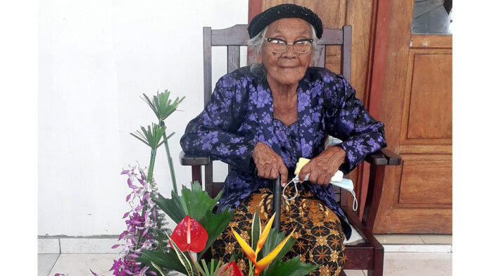 Vrouw in Lelydorp viert 100ste verjaardag